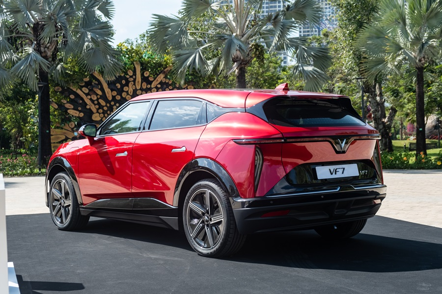 Xe điện VinFast hay xe xăng