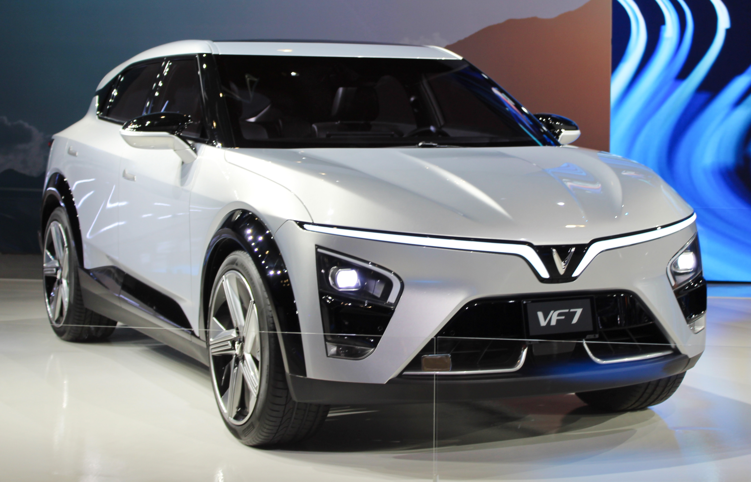VinFast VF 7 vs Mazda CX-5