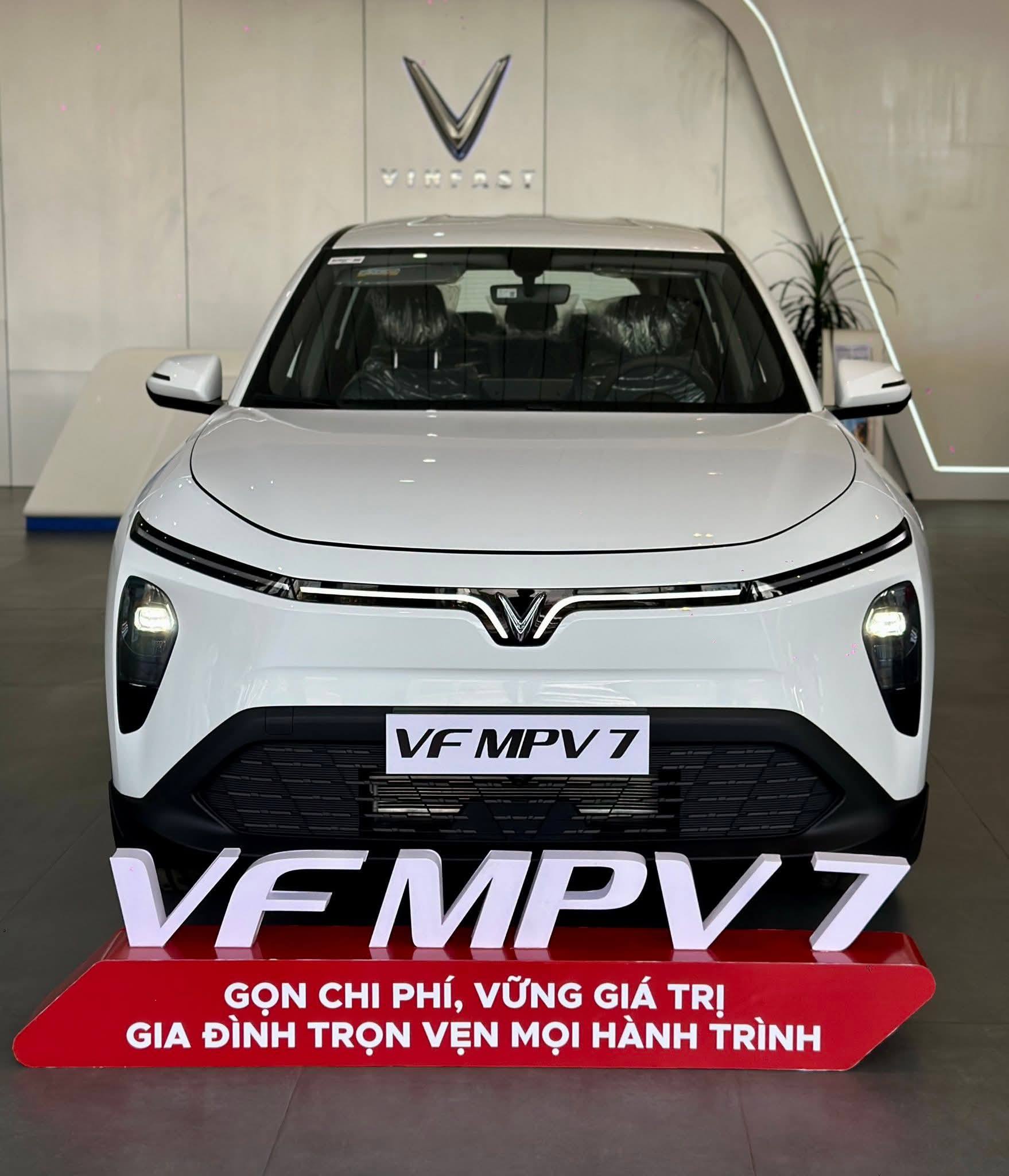 vf-mpv-7-anh-2-2jea1r4