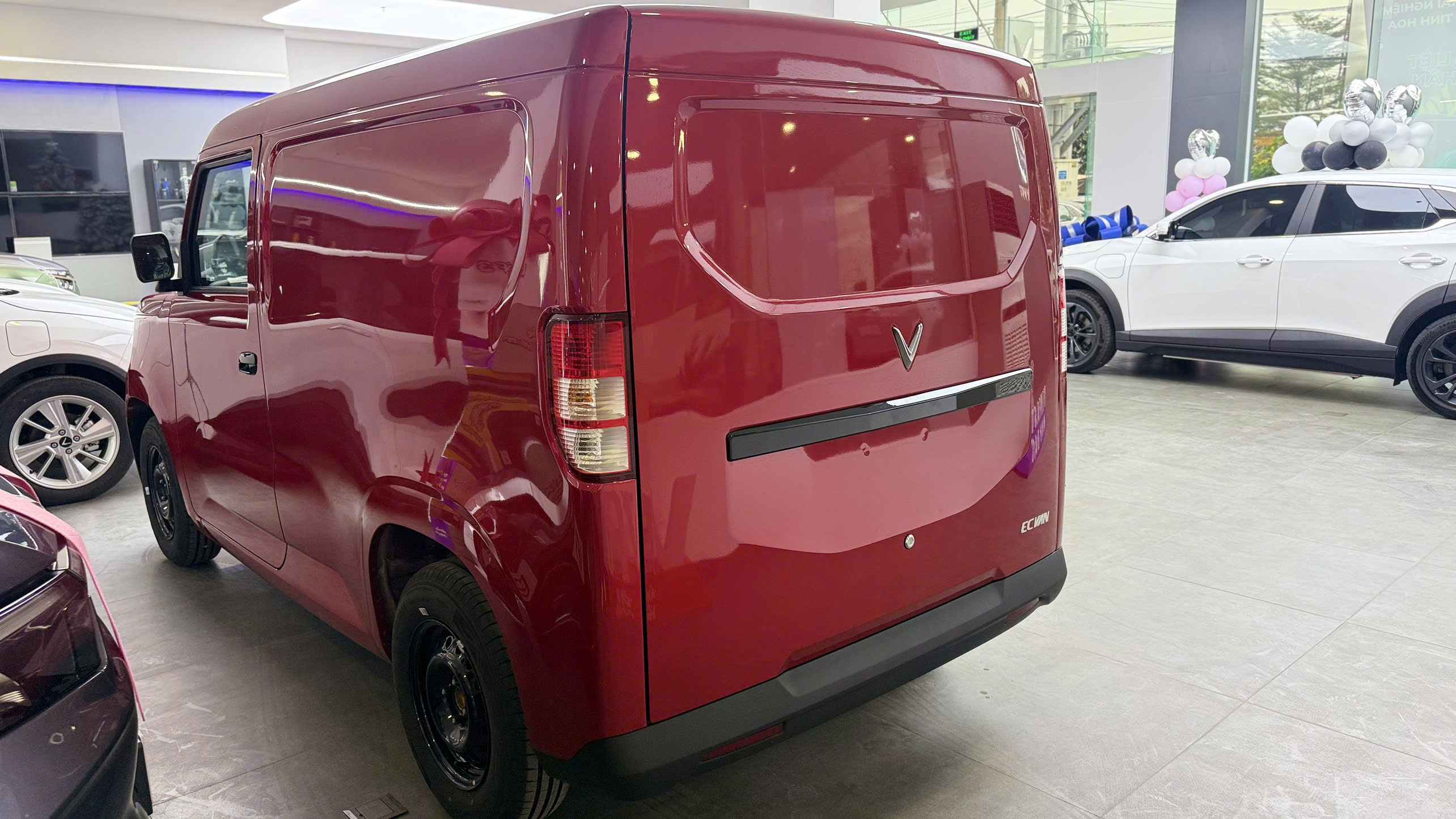 vinfast-ec-van-ngoai-that-3-rhm10rs