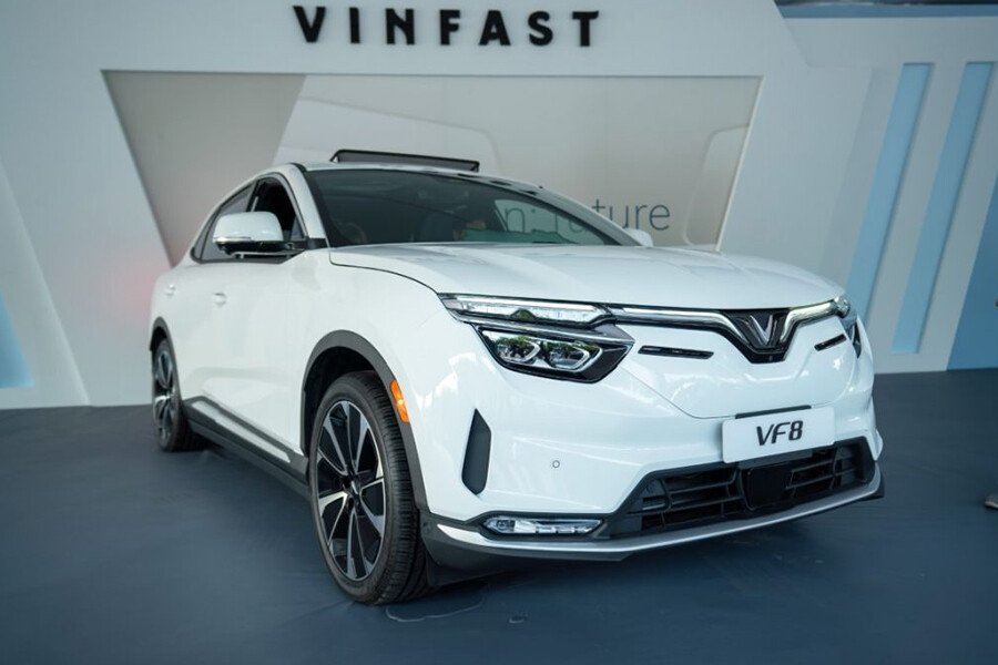 vinfast-vf8-trang-1-buraswf